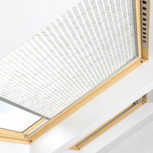 fakro-rulou-plisat-aps-interior-caldura-racoare-mansarda-cluj-napoca-sistemat-quality-distribuitor-montaj-autorizat